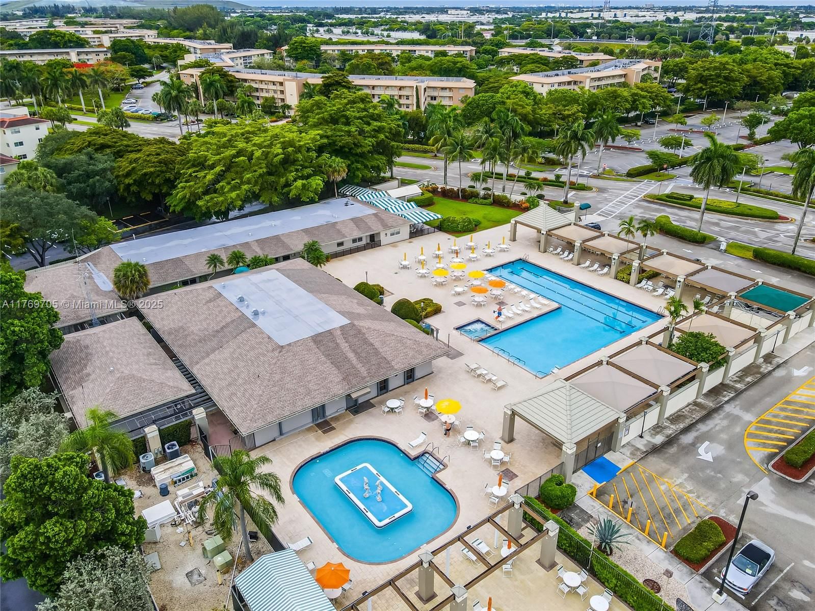 Real estate property located at 2501 Antigua Ter F1, Broward, Antigua Village I E Condo, Coconut Creek, FL