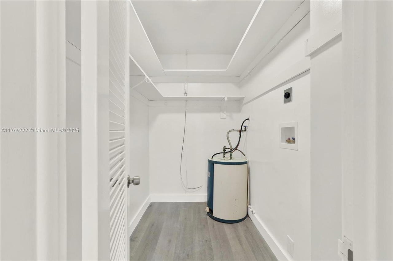 Real estate property located at 2864 32nd St #7, Broward, Royal Plaza Condo, Fort Lauderdale, FL