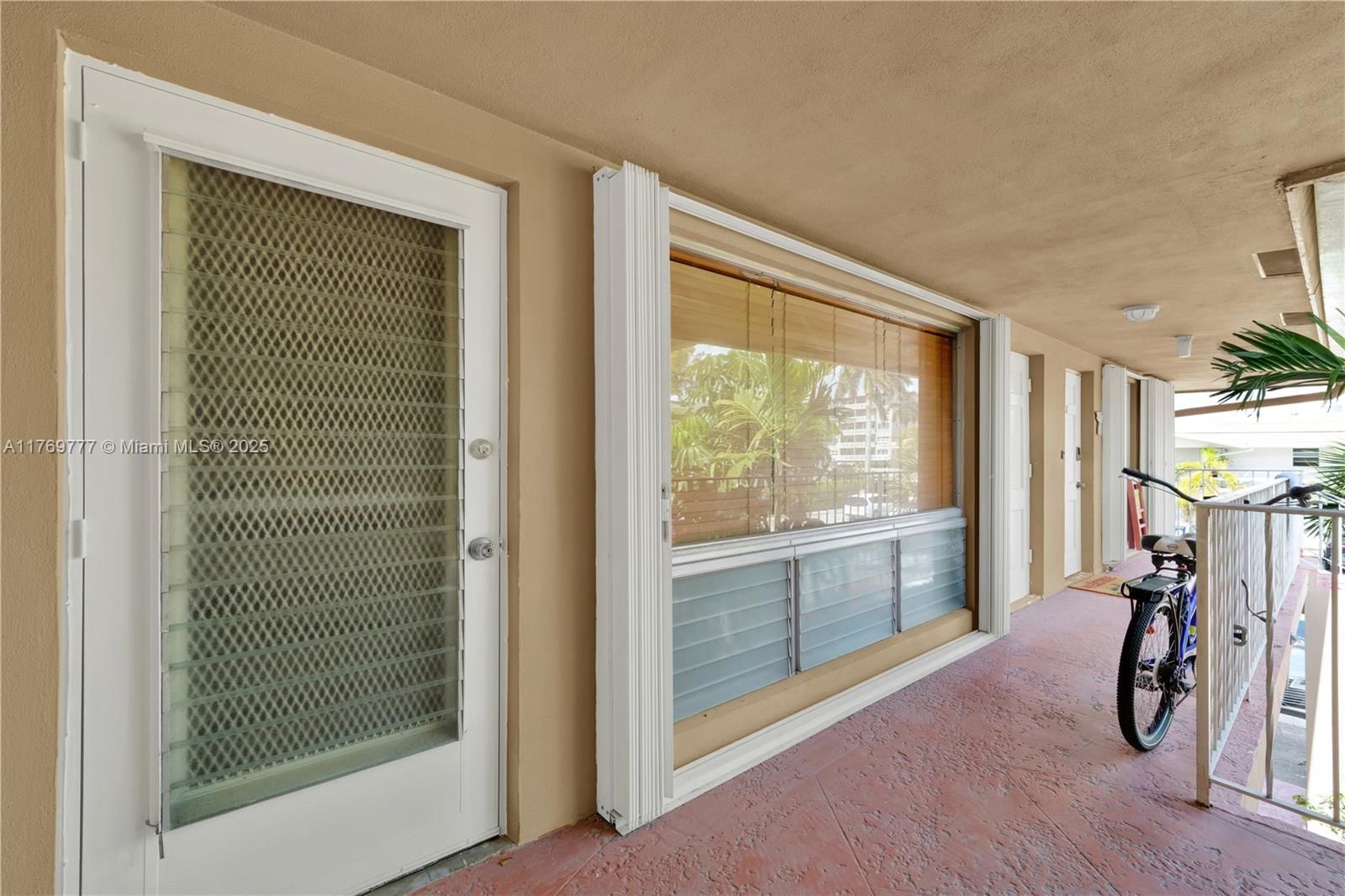 Real estate property located at 2864 32nd St #7, Broward, Royal Plaza Condo, Fort Lauderdale, FL