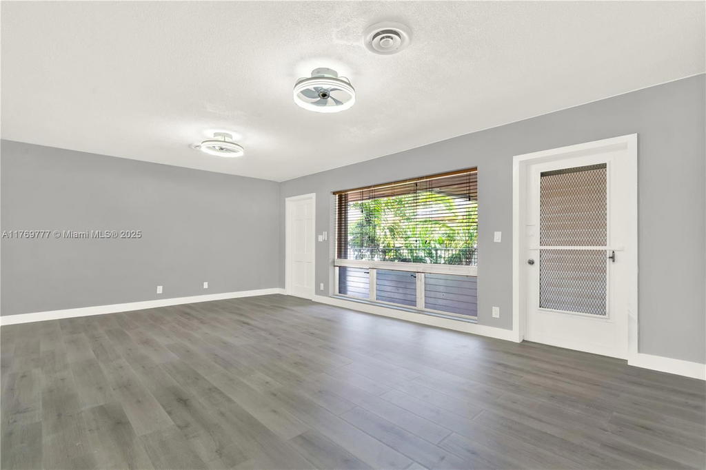 Real estate property located at 2864 32nd St #7, Broward, Royal Plaza Condo, Fort Lauderdale, FL