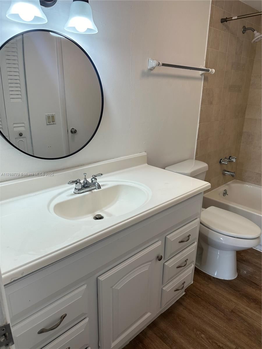 Real estate property located at , Miami-dade, Parkway Towers Bldg 1 Con, Miami, FL