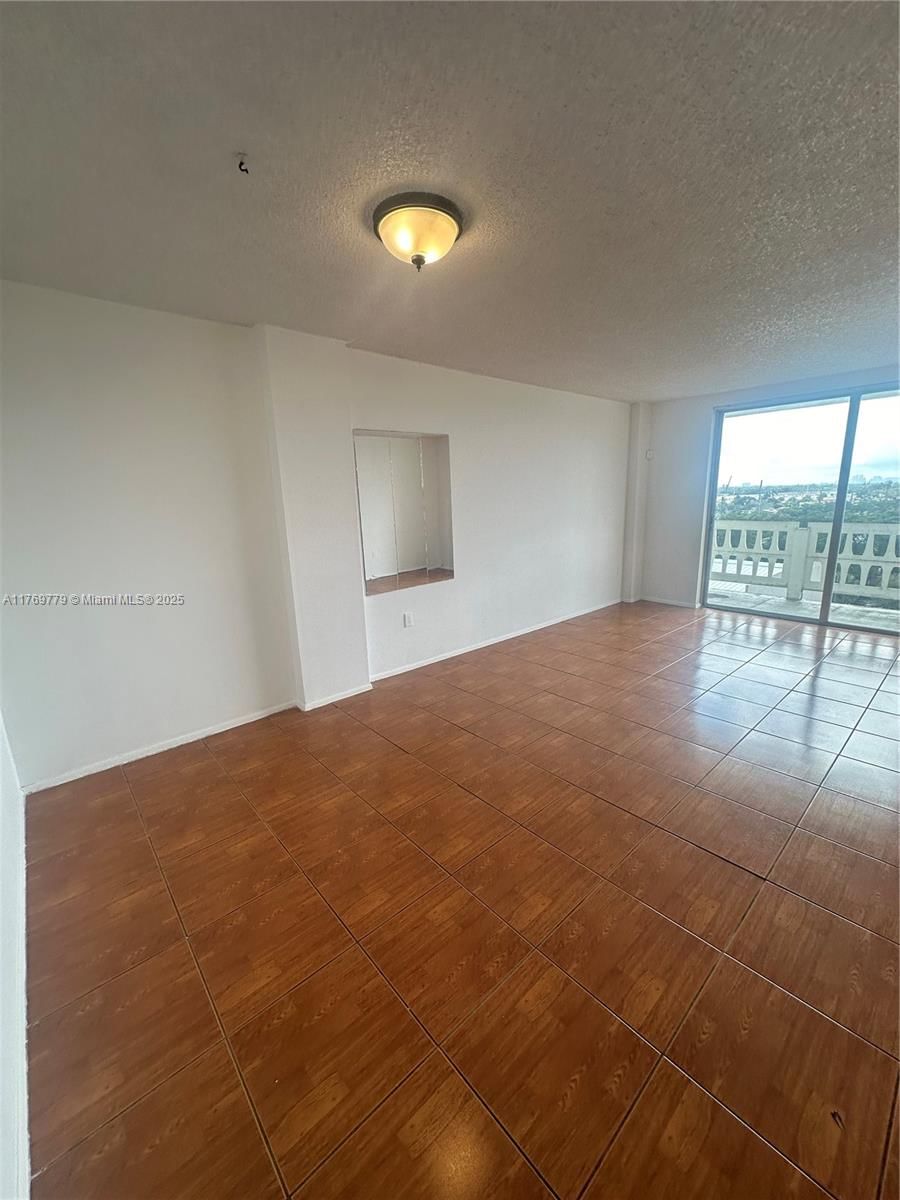Real estate property located at , Miami-dade, Parkway Towers Bldg 1 Con, Miami, FL