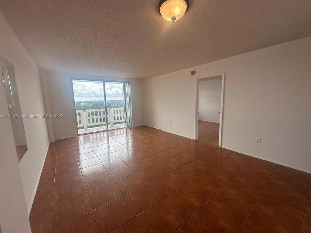 Real estate property located at , Miami-dade, Parkway Towers Bldg 1 Con, Miami, FL