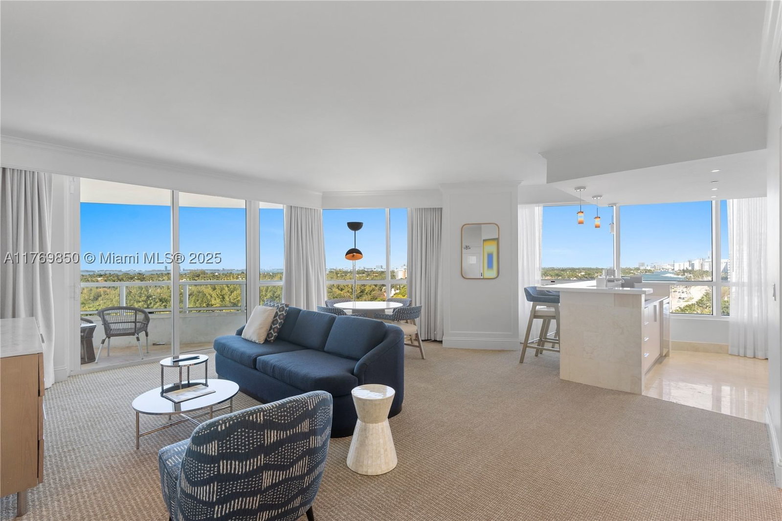 Real estate property located at 4401 Collins Ave #1015, Miami-dade, Fontainebleau Ii Condo, Miami Beach, FL
