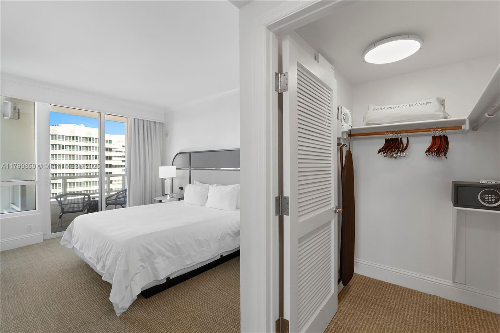 Real estate property located at 4401 Collins Ave #1015, Miami-dade, Fontainebleau Ii Condo, Miami Beach, FL