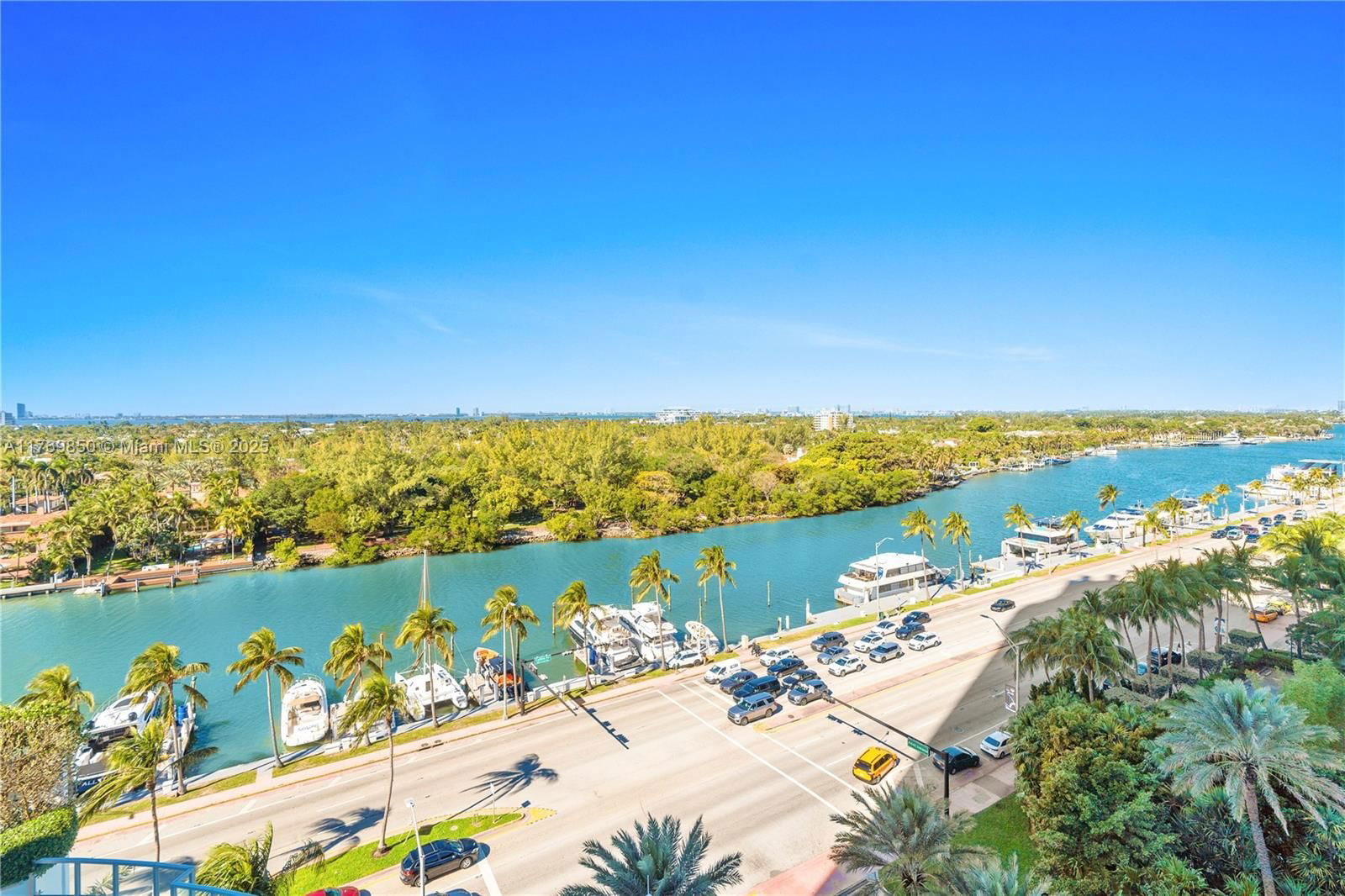 Real estate property located at 4401 Collins Ave #1015, Miami-dade, Fontainebleau Ii Condo, Miami Beach, FL