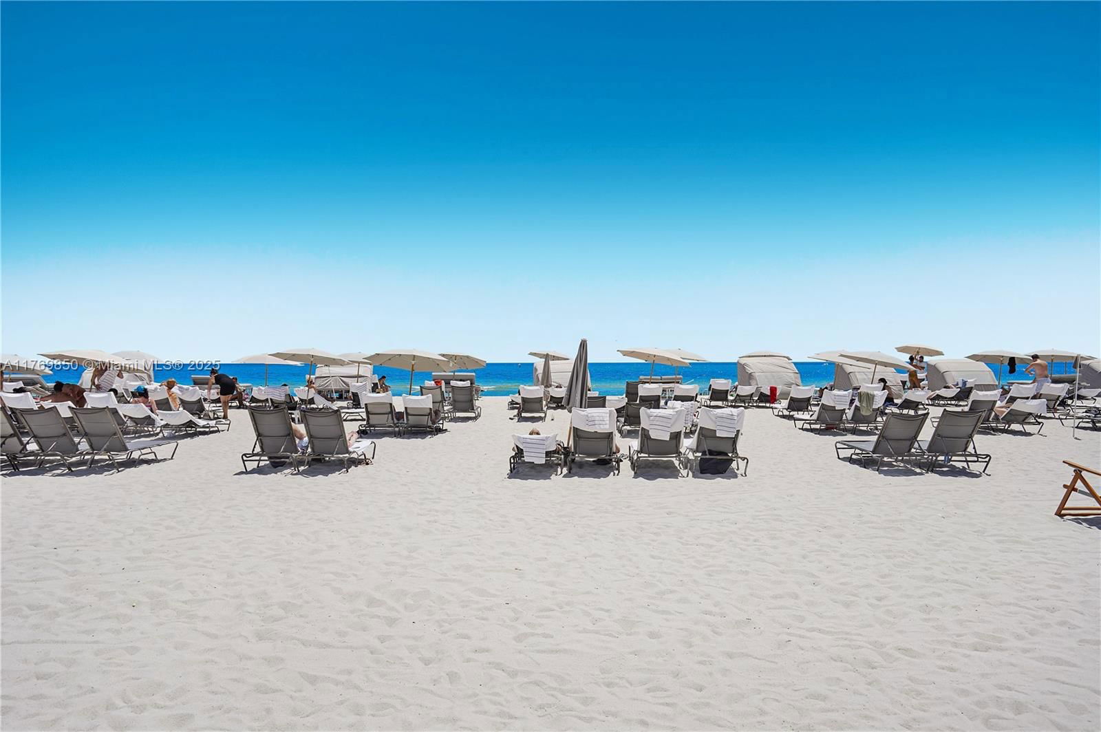 Real estate property located at 4401 Collins Ave #1015, Miami-dade, Fontainebleau Ii Condo, Miami Beach, FL