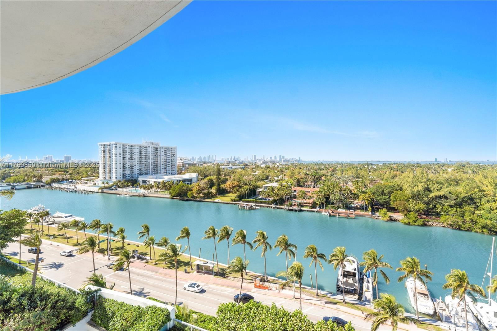 Real estate property located at 4401 Collins Ave #1015, Miami-dade, Fontainebleau Ii Condo, Miami Beach, FL