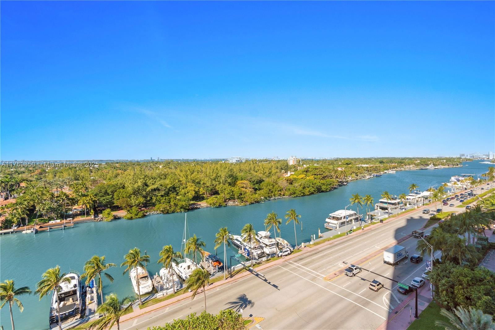 Real estate property located at 4401 Collins Ave #1015, Miami-dade, Fontainebleau Ii Condo, Miami Beach, FL