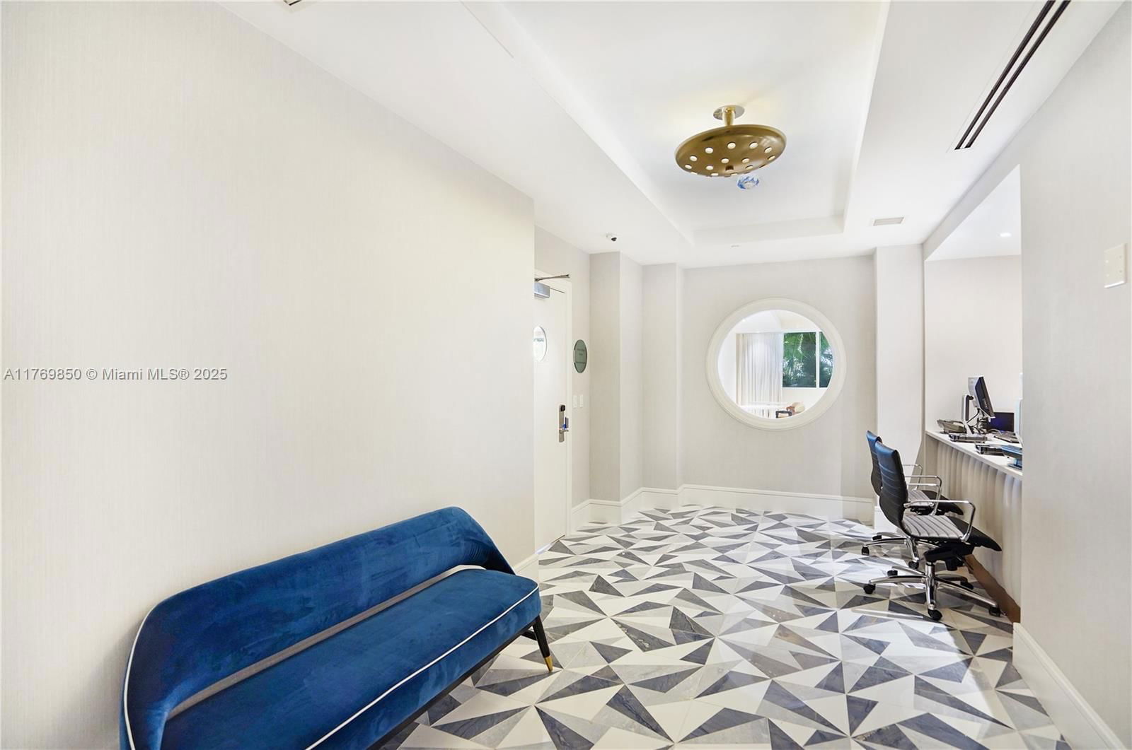 Real estate property located at 4401 Collins Ave #1015, Miami-dade, Fontainebleau Ii Condo, Miami Beach, FL