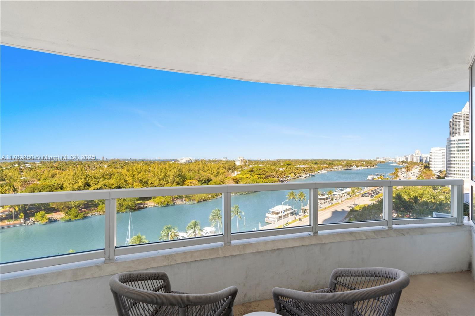Real estate property located at 4401 Collins Ave #1015, Miami-dade, Fontainebleau Ii Condo, Miami Beach, FL