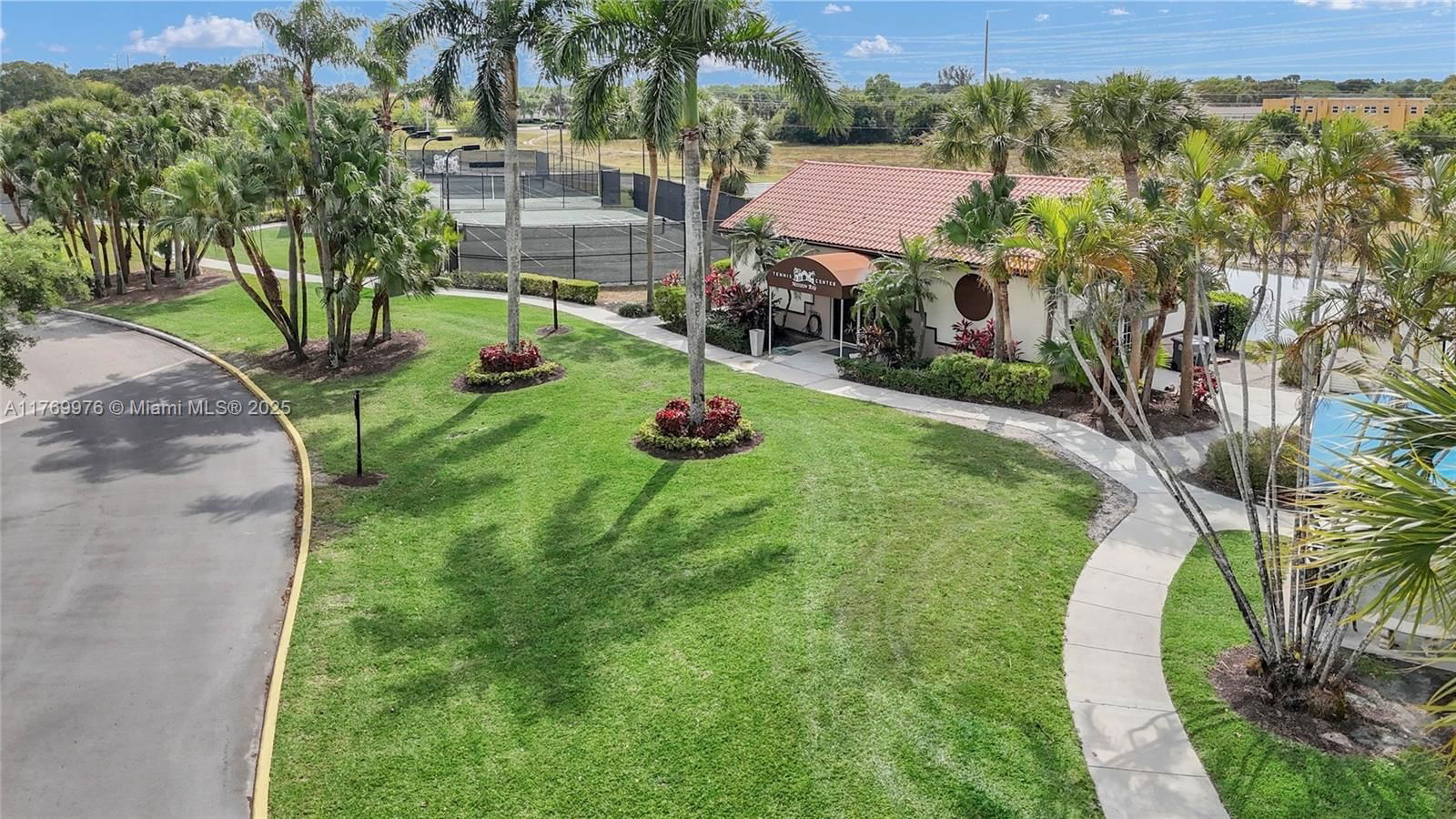 Real estate property located at 10396 Lake Vista Cir #10396, Palm Beach, Mission Bay 2, Boca Raton, FL