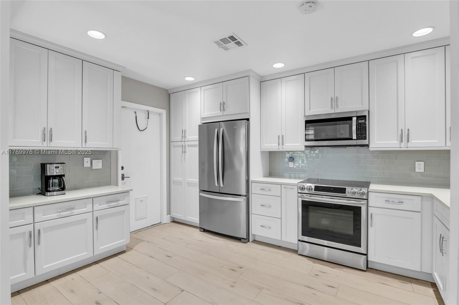 Real estate property located at 10396 Lake Vista Cir #10396, Palm Beach, Mission Bay 2, Boca Raton, FL
