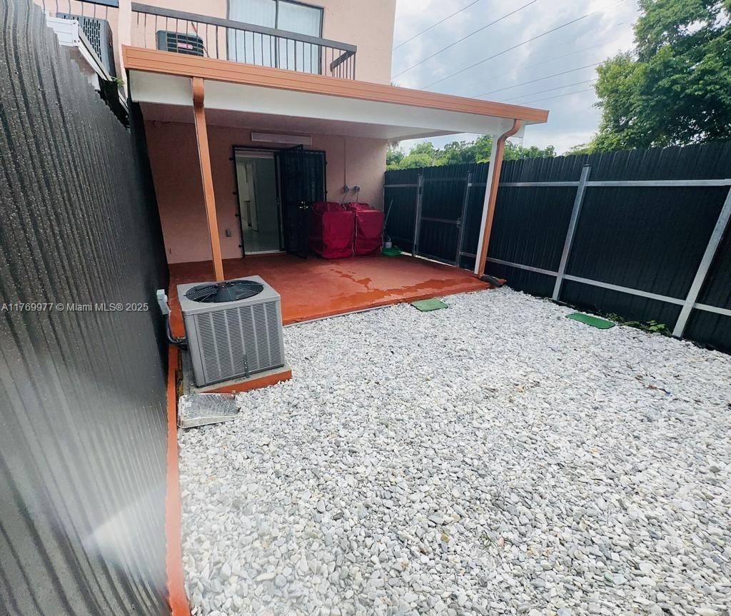 Real estate property located at 2150 60th St #11101, Miami-dade, Hialeah Club Villas Condo, Hialeah, FL