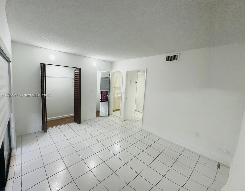 Real estate property located at 2150 60th St #11101, Miami-dade, Hialeah Club Villas Condo, Hialeah, FL