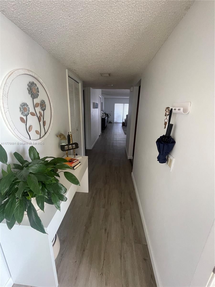 Real estate property located at 370 Racquet Club rd #206, Broward, Gardens At Bonaventure 11, Weston, FL