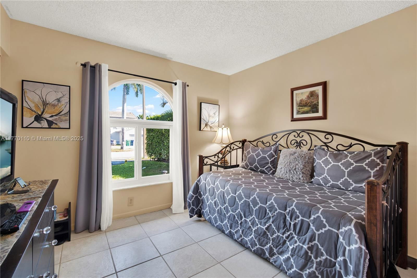 Real estate property located at 14700 151st Ter, Miami-dade, River Bend Sec 4, Miami, FL