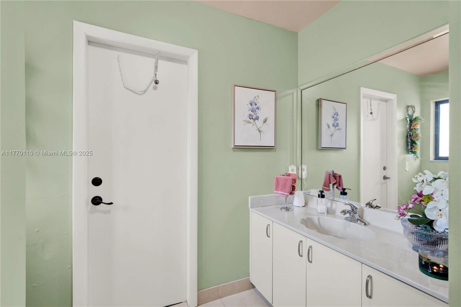 Real estate property located at 14700 151st Ter, Miami-dade, River Bend Sec 4, Miami, FL