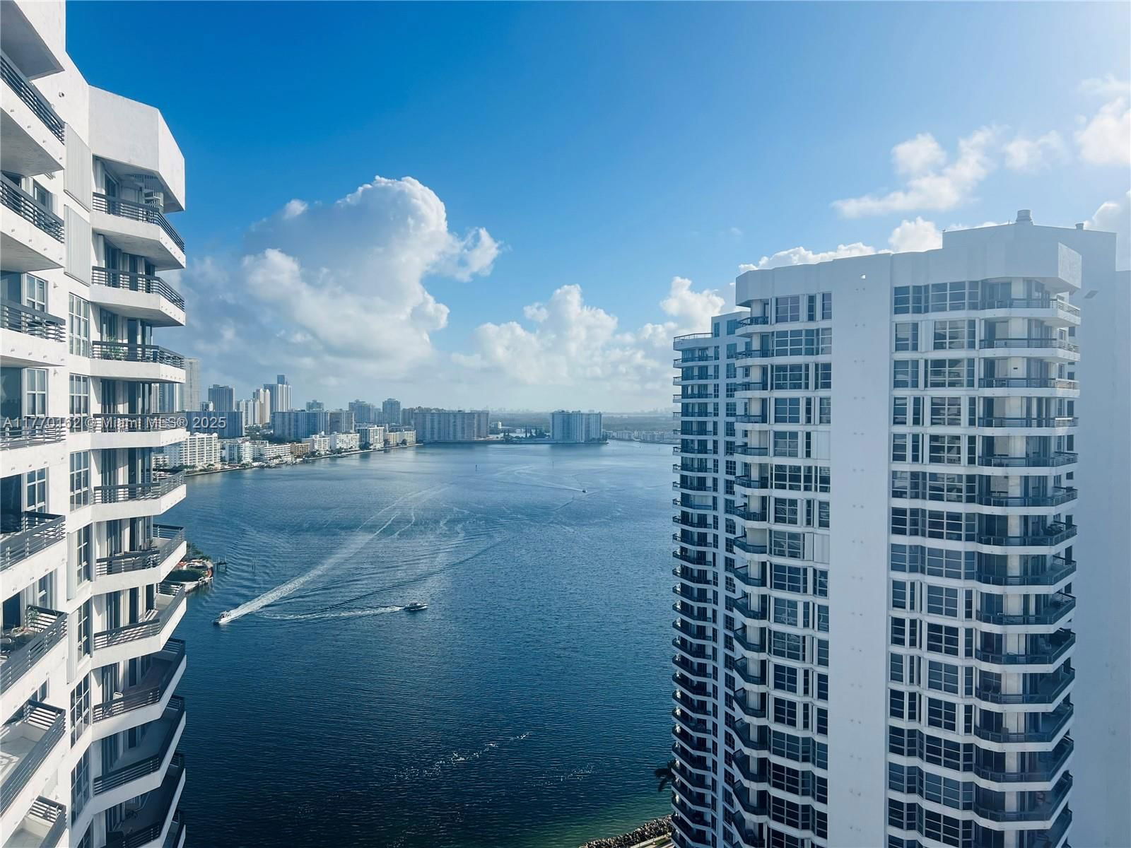 Real estate property located at 19195 36th Ct #2805, Miami-dade, Mystic Pointe Condo No Tw, Aventura, FL