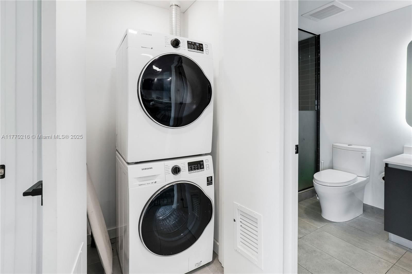 Real estate property located at 227 2nd St #3105, Miami-dade, Yotel Pad Penthouse Unit, Miami, FL