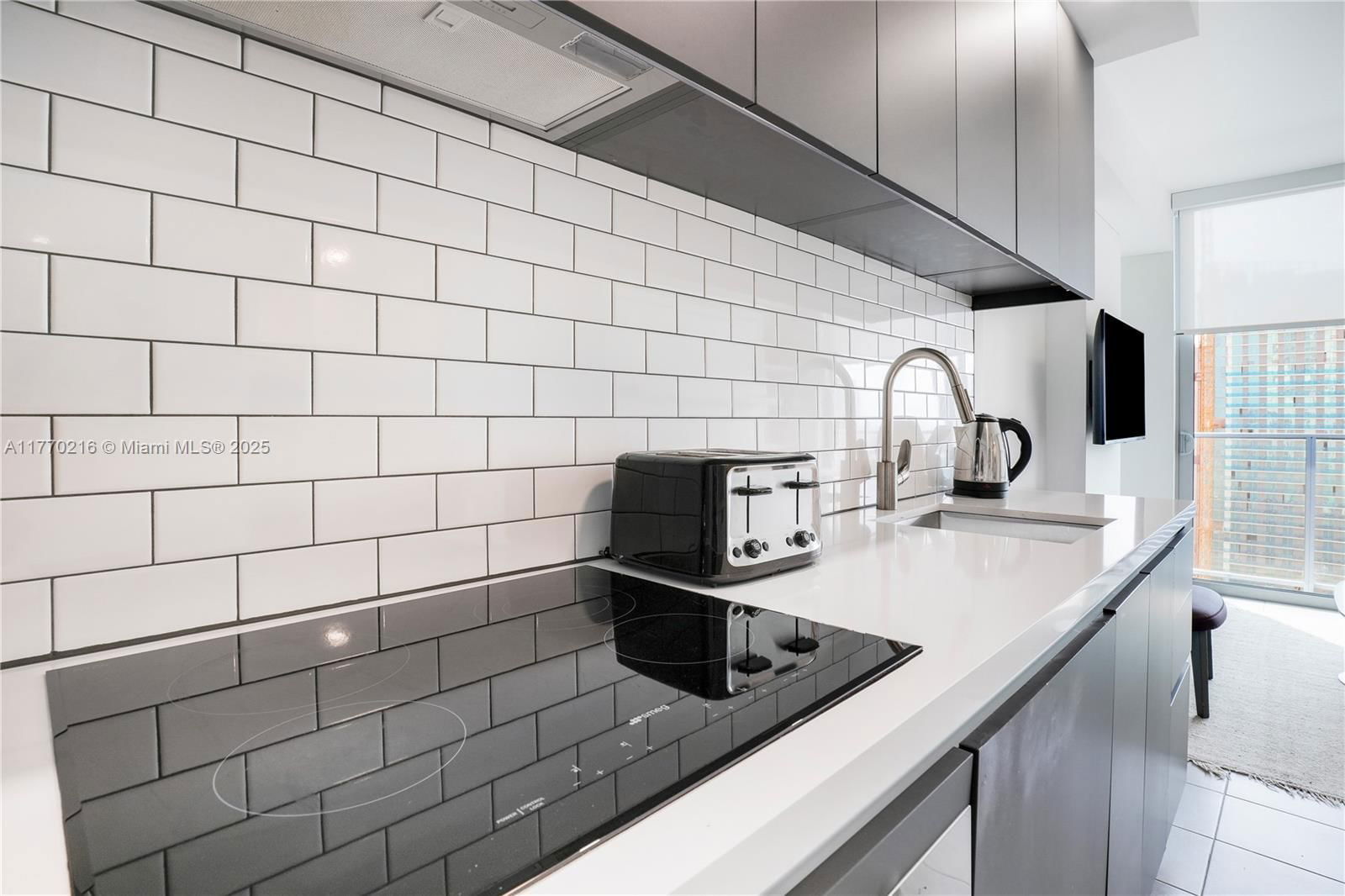 Real estate property located at 227 2nd St #3105, Miami-dade, Yotel Pad Penthouse Unit, Miami, FL
