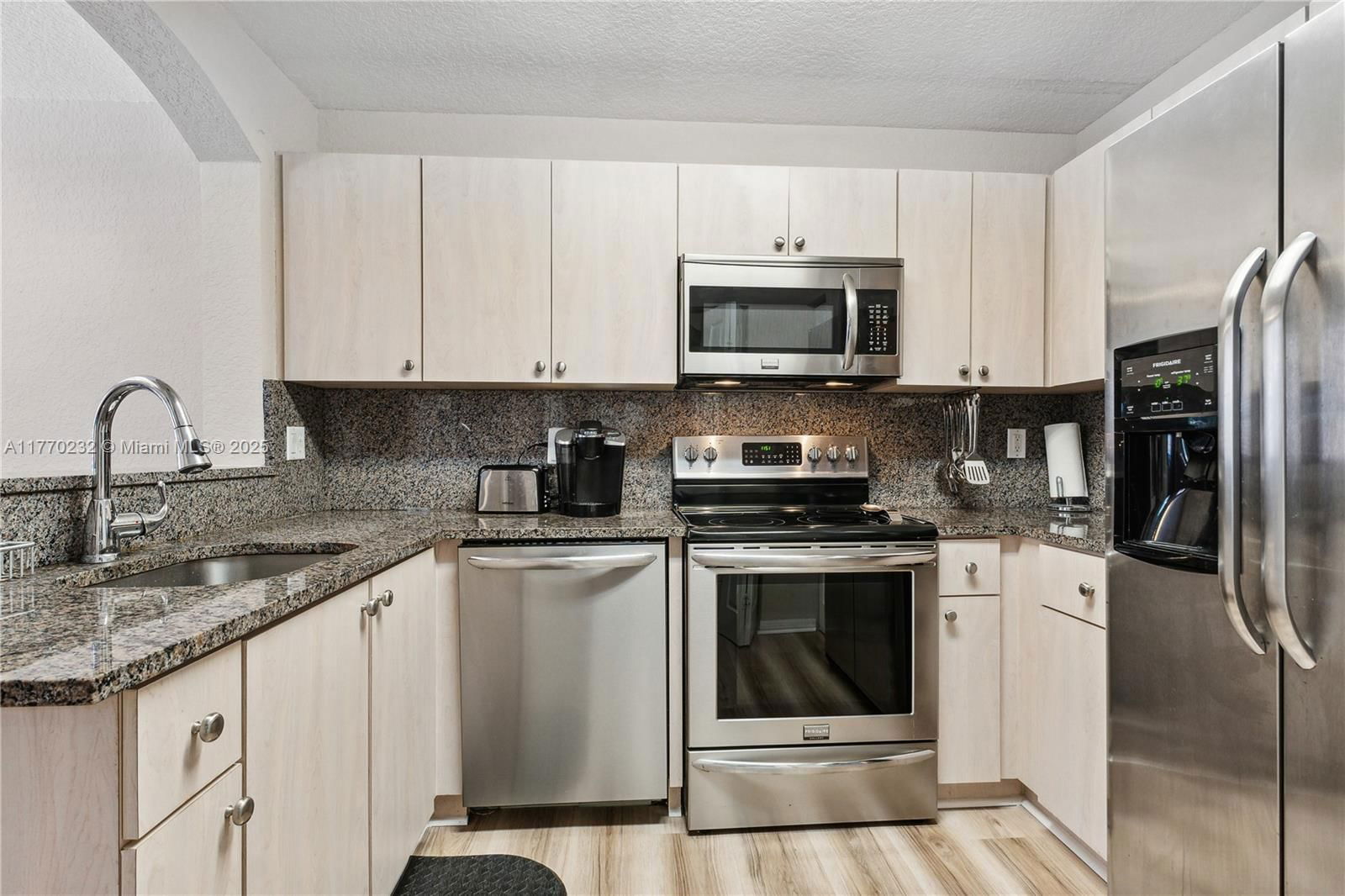 Real estate property located at 2232 Coral Reef Ct #2232, Broward, Villas At Harbor Isles Co, Dania Beach, FL