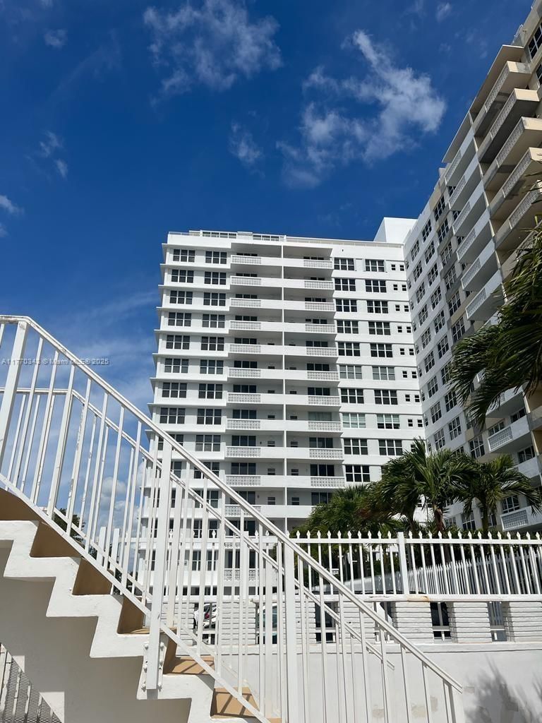 Real estate property located at 4747 Collins Ave #1115, Miami-dade, Mimosa Condo, Miami Beach, FL
