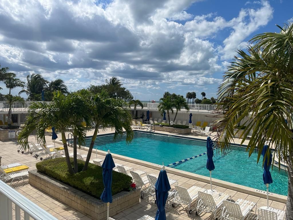 Real estate property located at 4747 Collins Ave #1115, Miami-dade, Mimosa Condo, Miami Beach, FL
