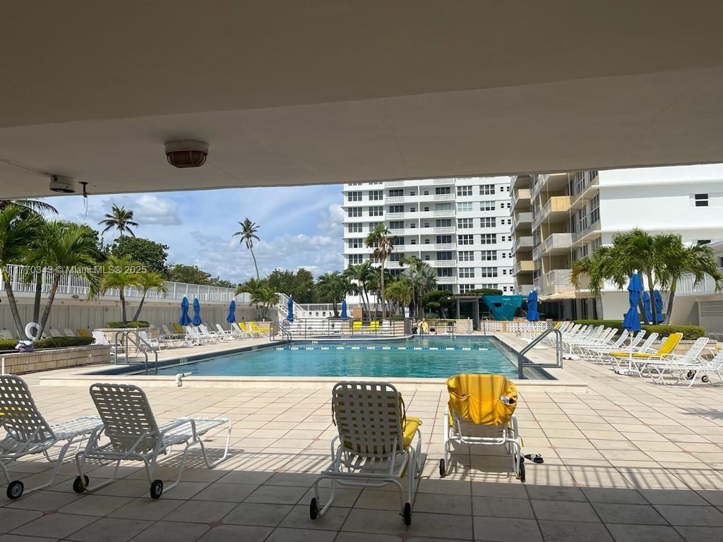 Real estate property located at 4747 Collins Ave #1115, Miami-dade, Mimosa Condo, Miami Beach, FL