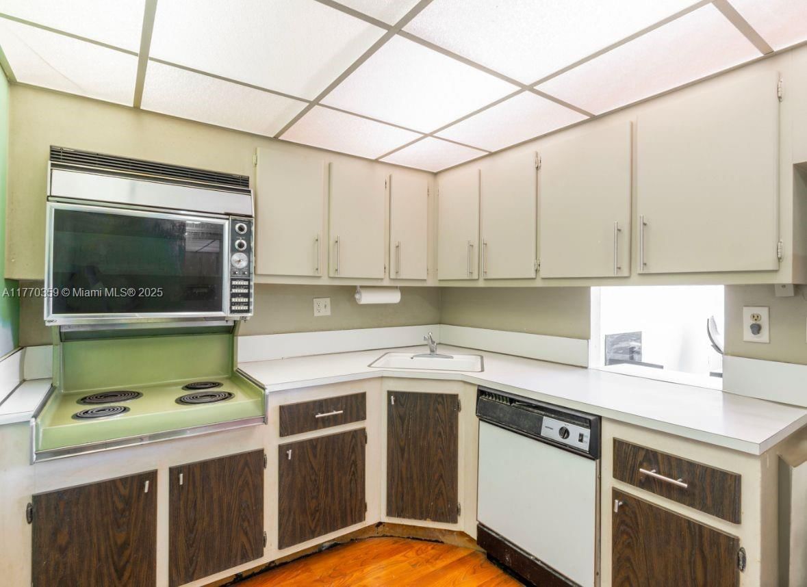 Real estate property located at 2150 Sans Souci Blvd A1608, Miami-dade, Bayview Towers Condo Sout, North Miami, FL