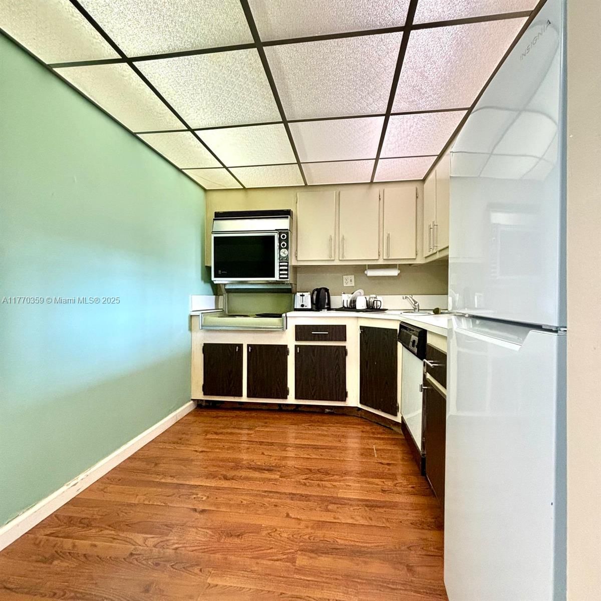 Real estate property located at 2150 Sans Souci Blvd A1608, Miami-dade, Bayview Towers Condo Sout, North Miami, FL