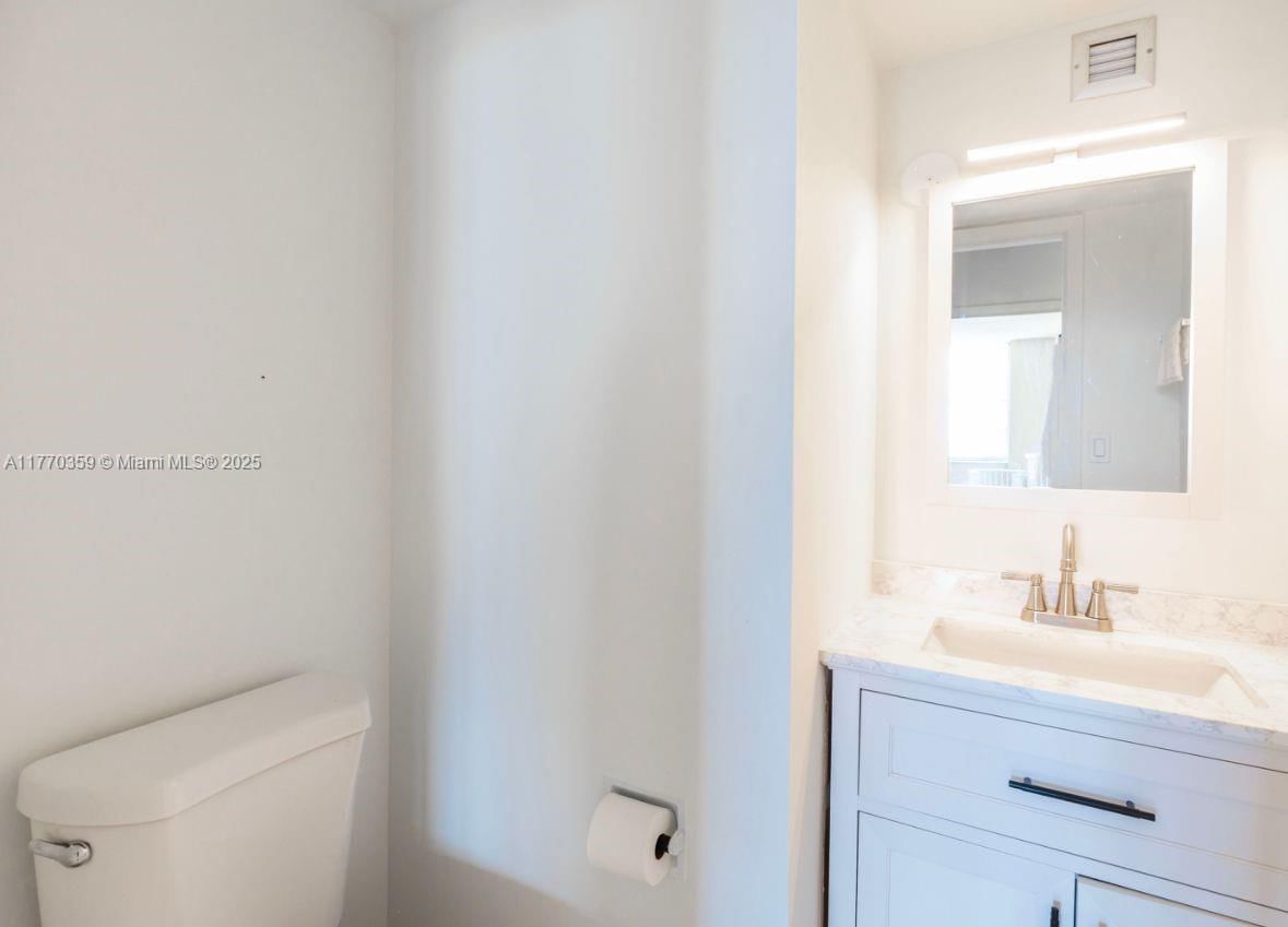 Real estate property located at 2150 Sans Souci Blvd A1608, Miami-dade, Bayview Towers Condo Sout, North Miami, FL