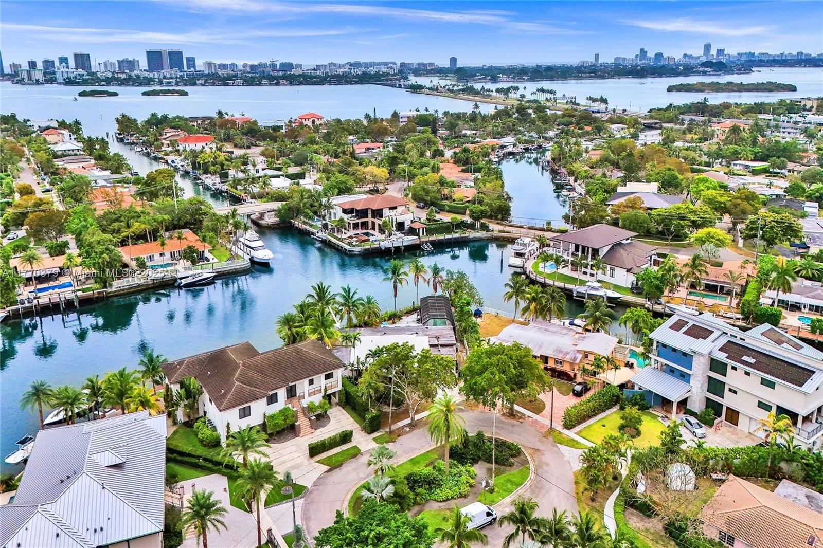 Real estate property located at 2140 Hibiscus Cir, Miami-dade, Keystone Point Sec 2, North Miami, FL