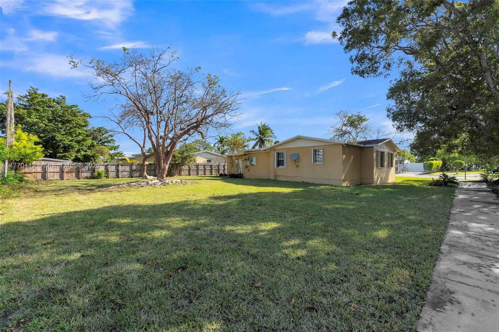 Real estate property located at 19530 117th Ct, Miami-dade, South Miami Heights Addn, Miami, FL