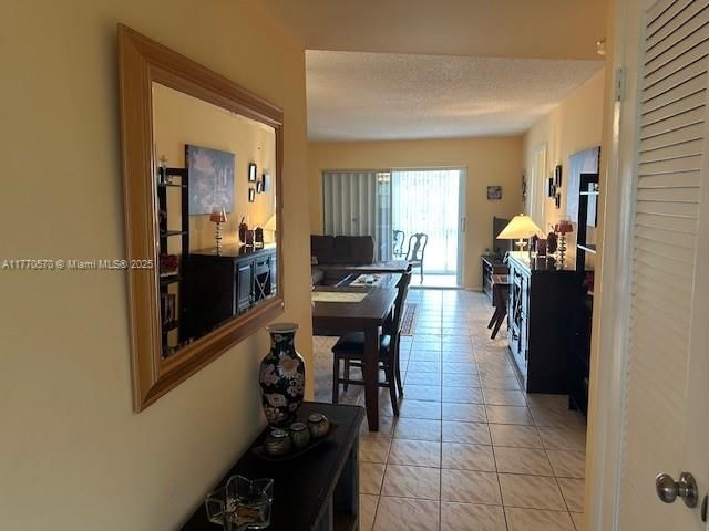 Real estate property located at 8060 Sunrise Lakes Dr #302, Broward, Sunrise Lakes 27 Condo, Sunrise, FL