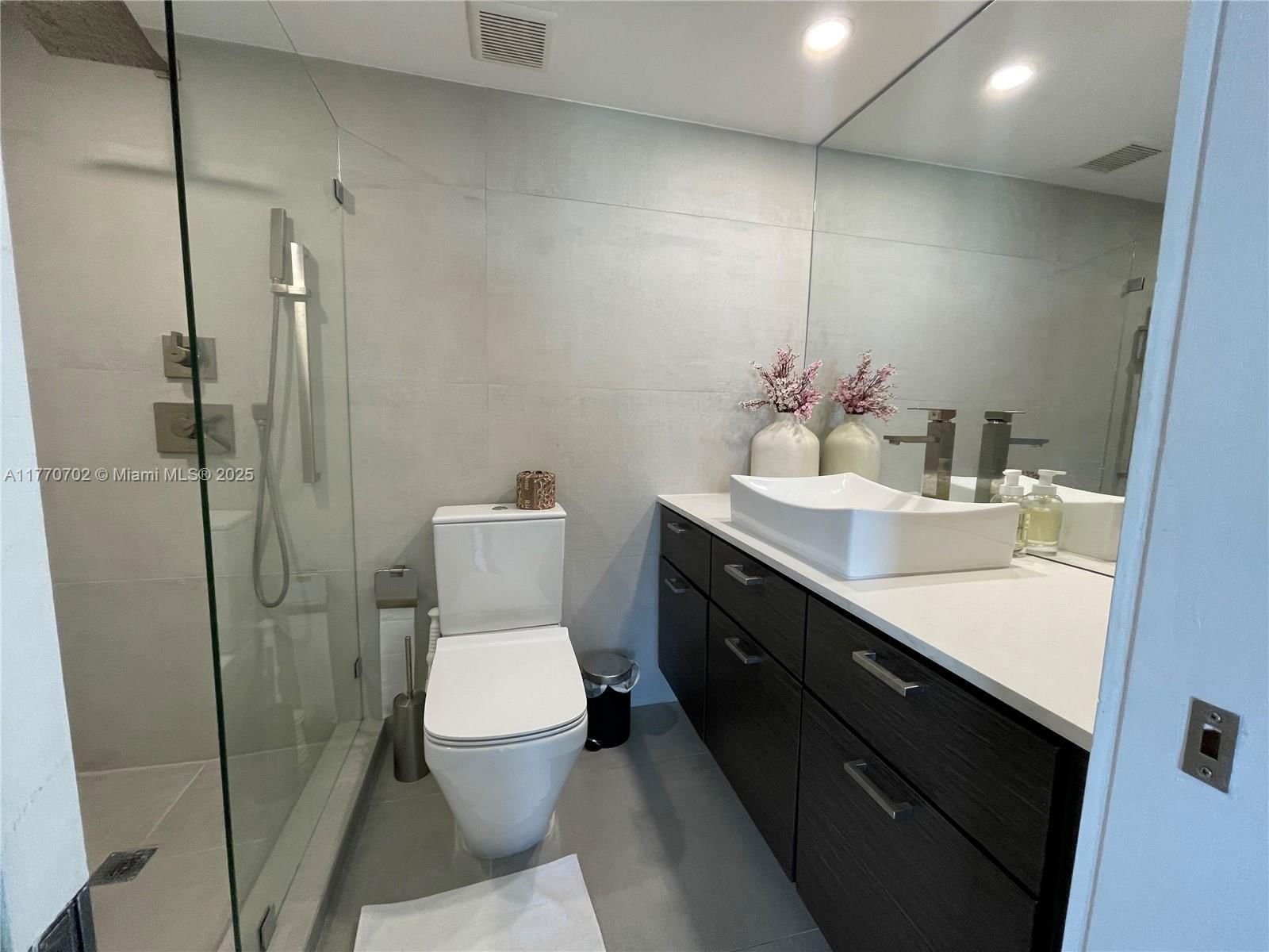 Real estate property located at 5900 Collins Ave #705, Miami-dade, The Grandview Condo, Miami Beach, FL