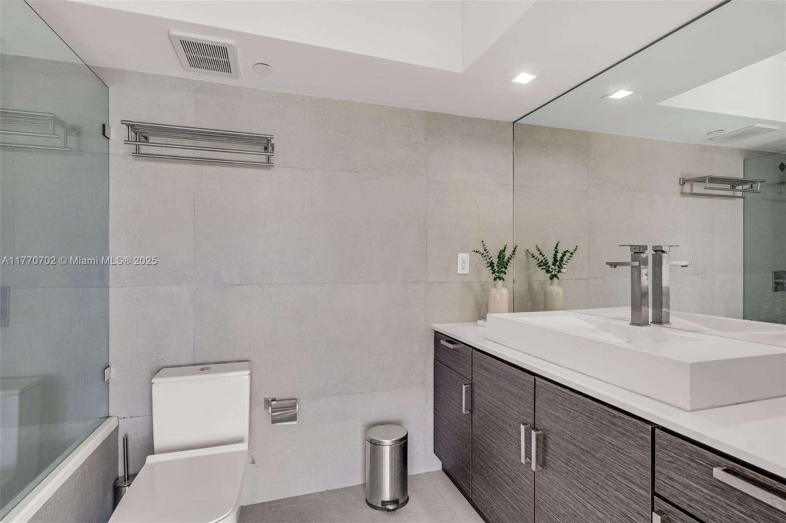 Real estate property located at 5900 Collins Ave #705, Miami-dade, The Grandview Condo, Miami Beach, FL