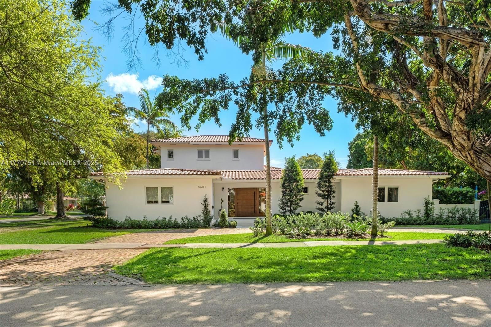 Real estate property located at 5601 San Vicente St, Miami-dade, C Gab Riviera Sec 10, Coral Gables, FL