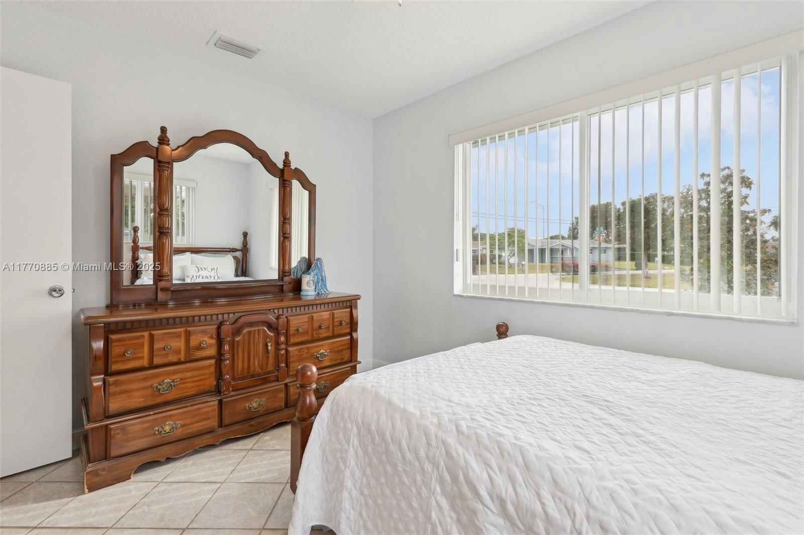 Real estate property located at 4499 18th Ave, Broward, Oakland Hills, Oakland Park, FL