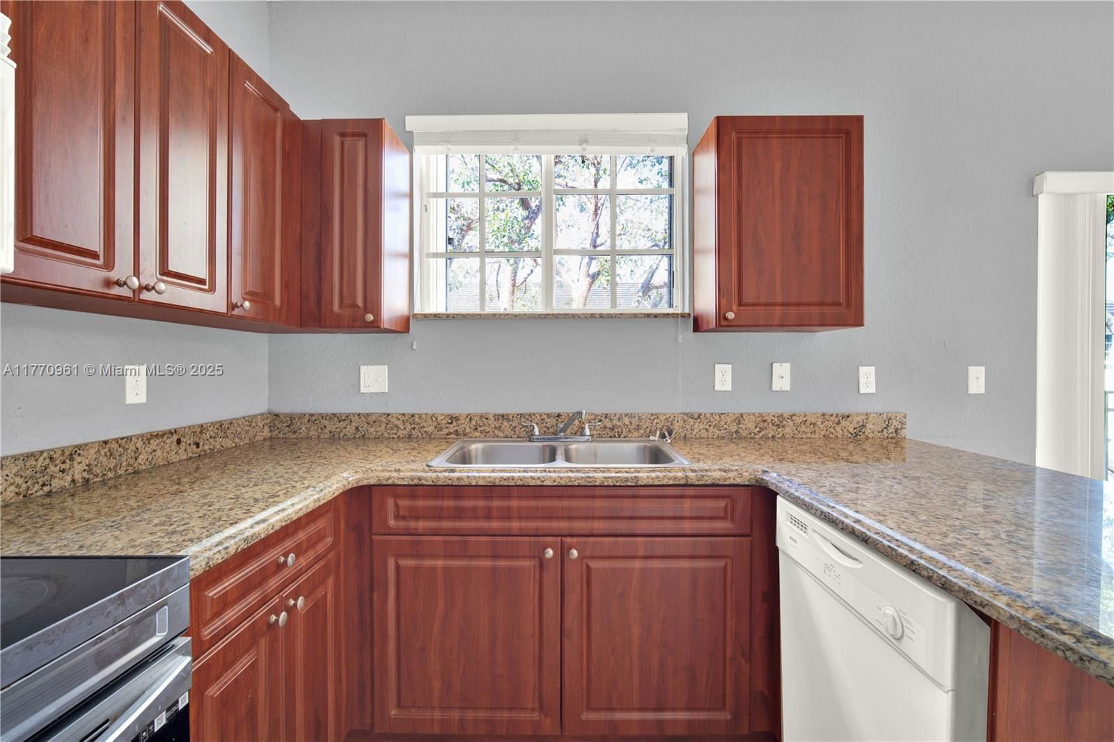 Real estate property located at 374 26th Ave #203, Miami-dade, Caribbean Isles Villas Co, Homestead, FL