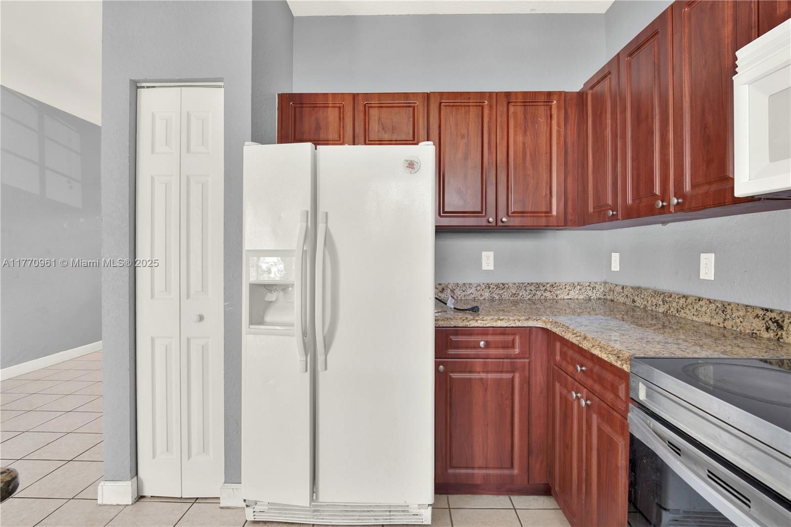 Real estate property located at 374 26th Ave #203, Miami-dade, Caribbean Isles Villas Co, Homestead, FL