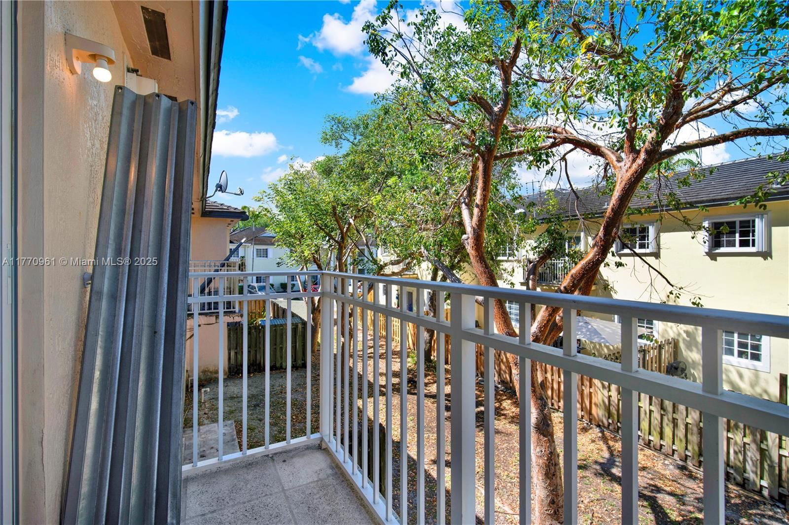 Real estate property located at 374 26th Ave #203, Miami-dade, Caribbean Isles Villas Co, Homestead, FL
