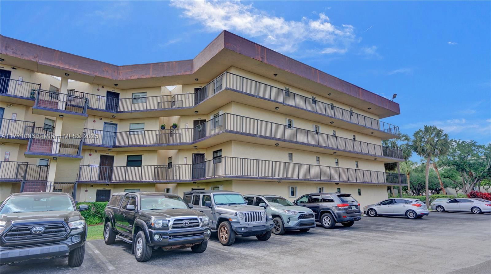 Real estate property located at 6555 Broward Blvd #209, Broward, Plantation Club C Condo, Plantation, FL