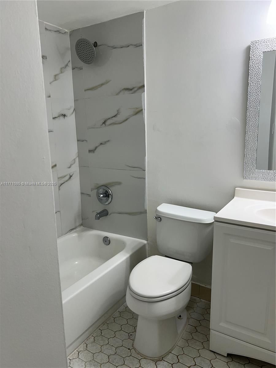 Real estate property located at 11925 2nd Ave B308, Miami-dade, Capri Gardens Condo, North Miami, FL