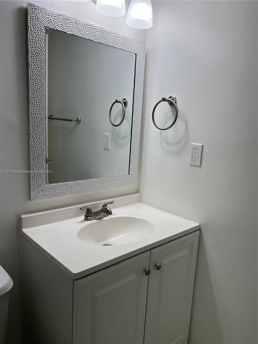Real estate property located at 11925 2nd Ave B308, Miami-dade, Capri Gardens Condo, North Miami, FL