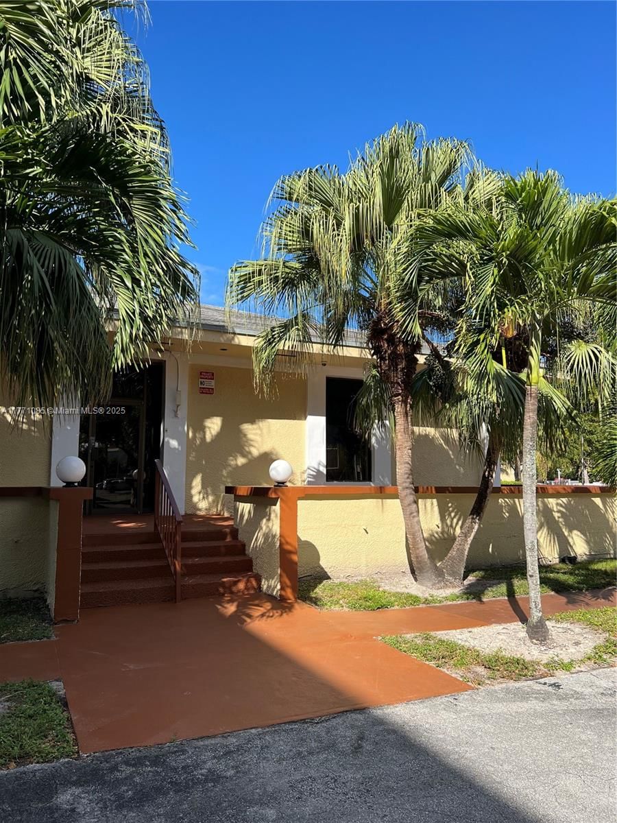 Real estate property located at 11925 2nd Ave B308, Miami-dade, Capri Gardens Condo, North Miami, FL