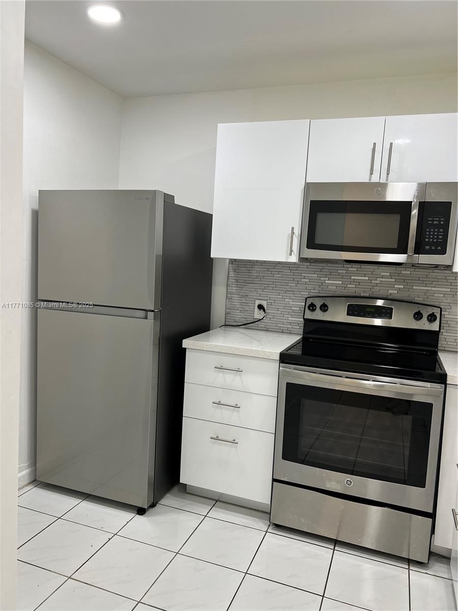 Real estate property located at 11925 2nd Ave B308, Miami-dade, Capri Gardens Condo, North Miami, FL