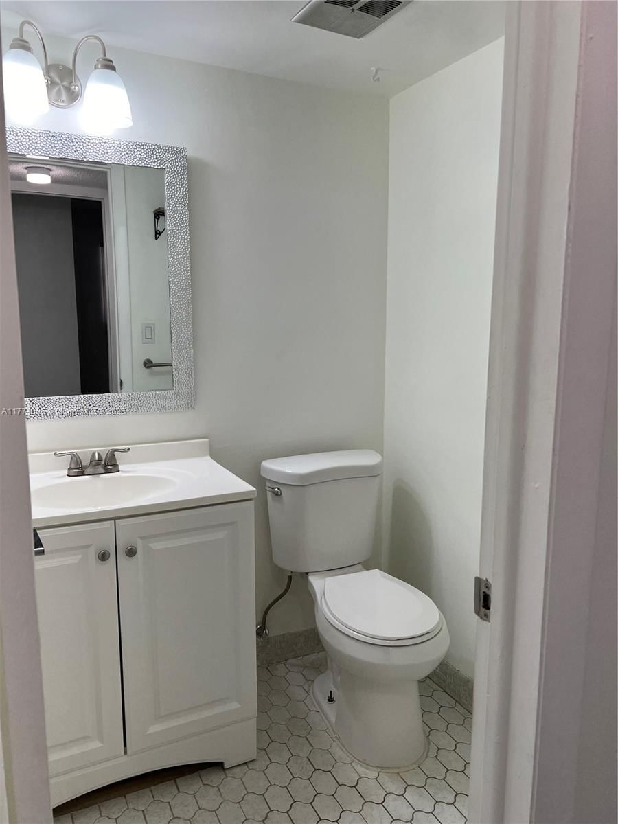Real estate property located at 11925 2nd Ave B308, Miami-dade, Capri Gardens Condo, North Miami, FL