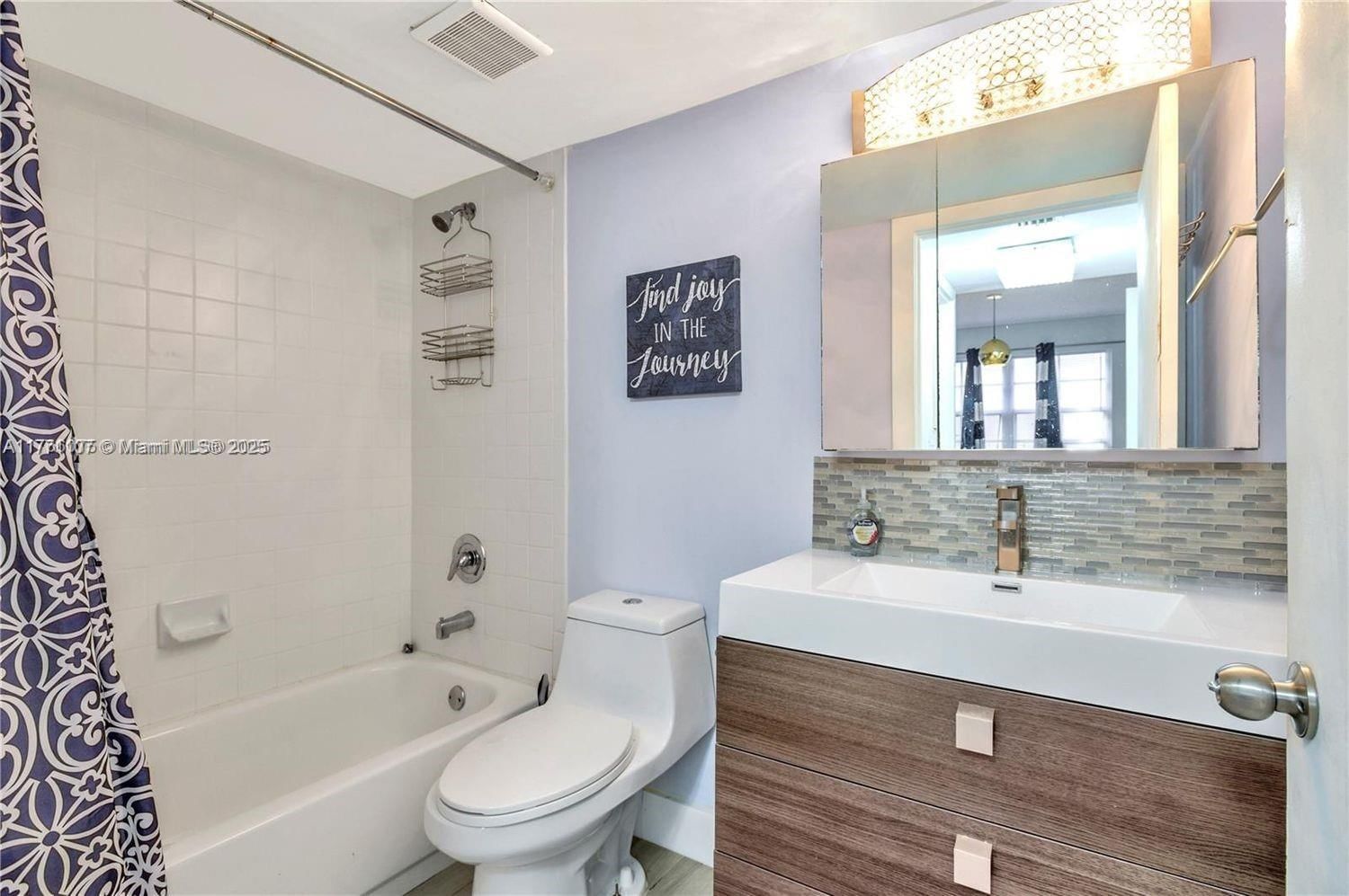 Real estate property located at 2600 Collins Ave #204, Miami-dade, Lake Beach Club Condo, Miami Beach, FL