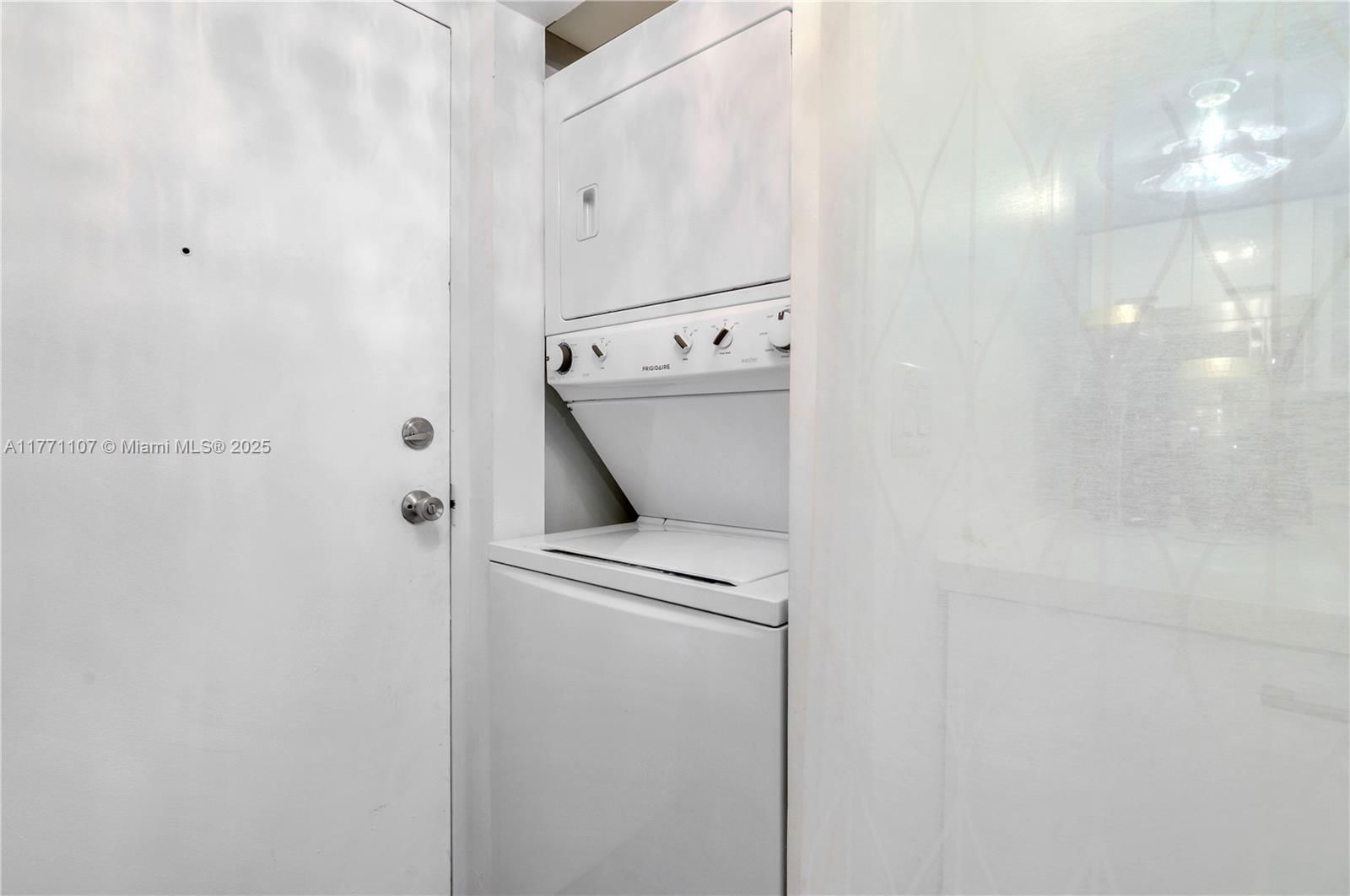 Real estate property located at 2600 Collins Ave #204, Miami-dade, Lake Beach Club Condo, Miami Beach, FL